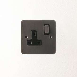 Lucian single socket with black inserts in bronze