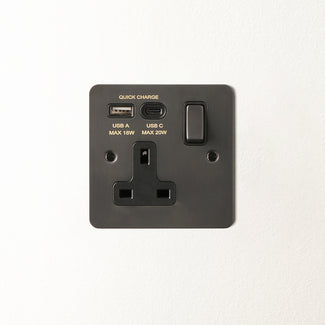 Lucian single socket with USB type A & C with black inserts in bronze