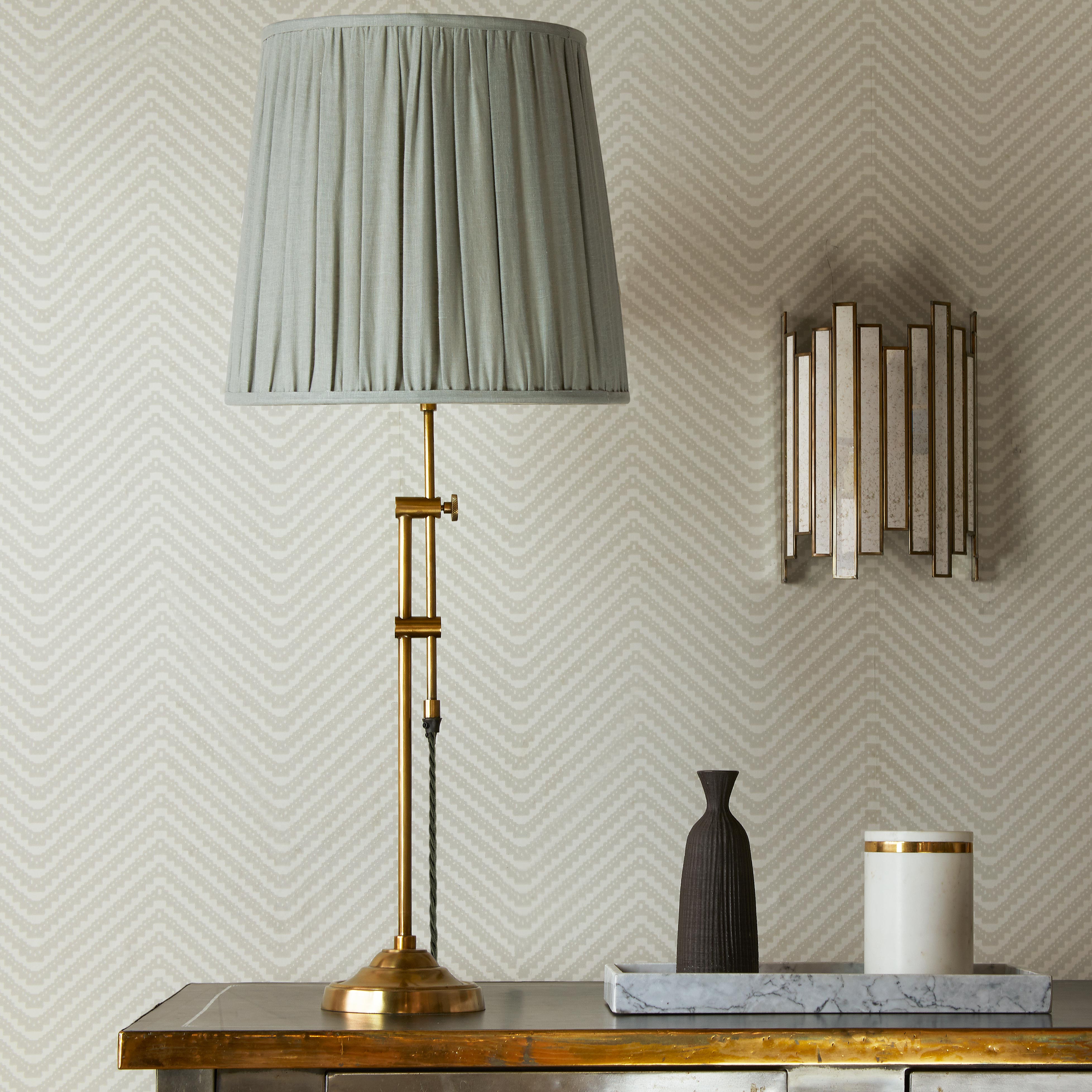 Slider table lamp in Brass